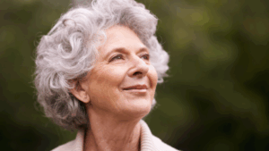 an den lady looking at the horizon
